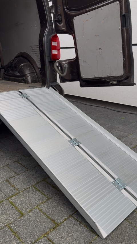 Najazd aluminiowy składany 124cm